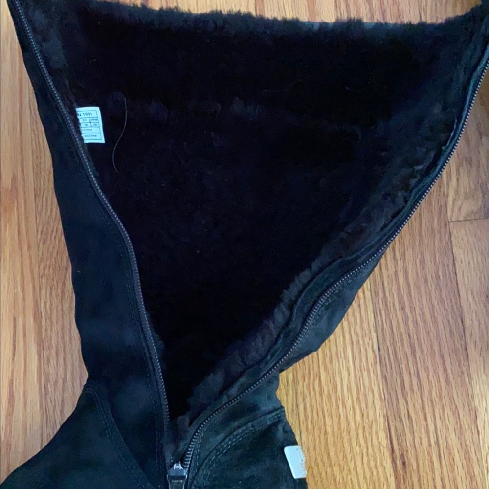 Authentic UGG Australia Greenfield Boots 7 - Picture 7 of 9